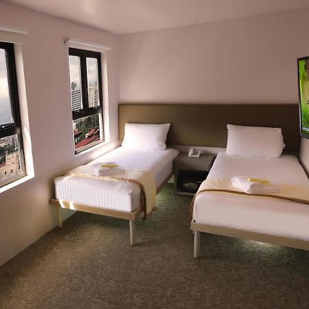 1010 Hotel Muntinlupa City Екстер'єр фото