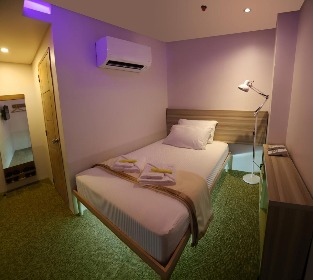 1010 Hotel Muntinlupa City Екстер'єр фото