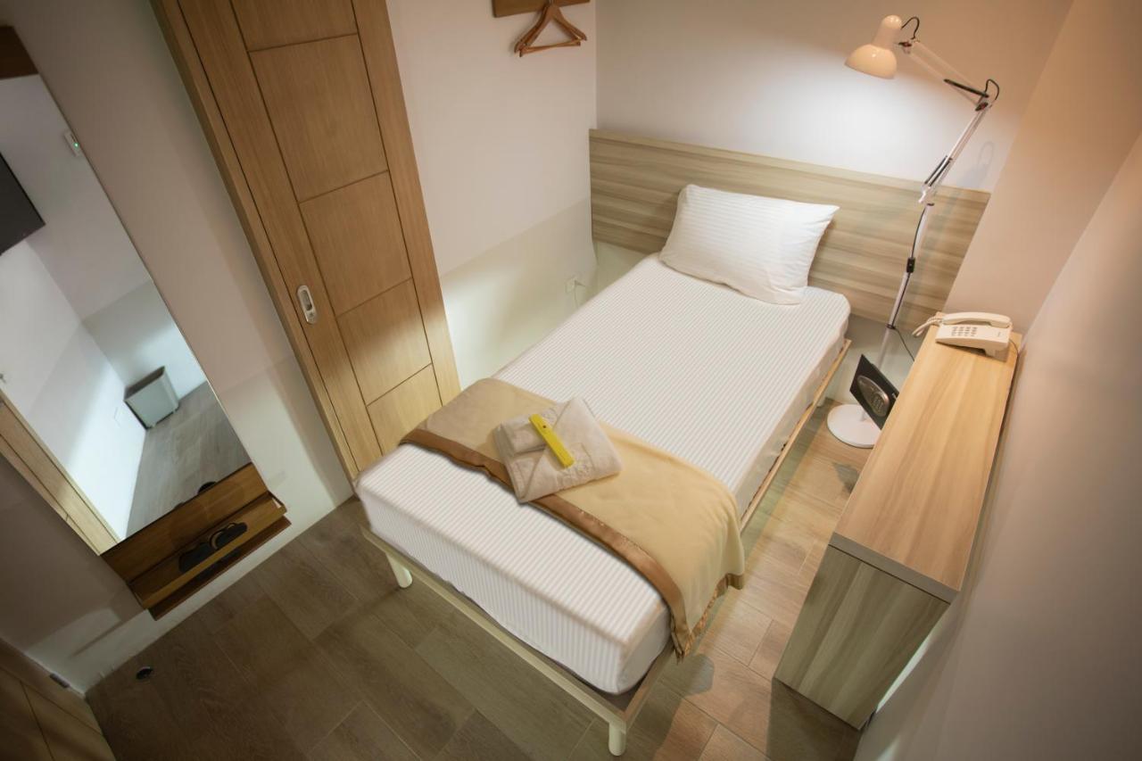 1010 Hotel Muntinlupa City Екстер'єр фото